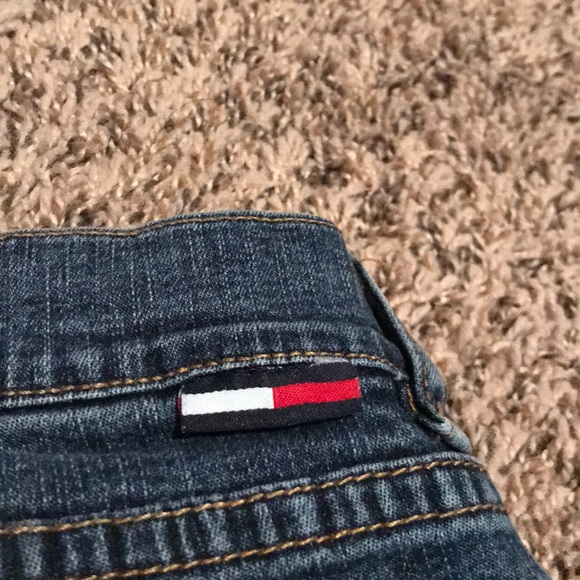 Tommy Hilfiger Jeans in a size 5. - Picture 3 of 7
